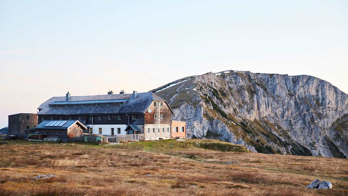 Das Karl Ludwig Haus ist die älteste Schutzhütte am Hochplateau.
