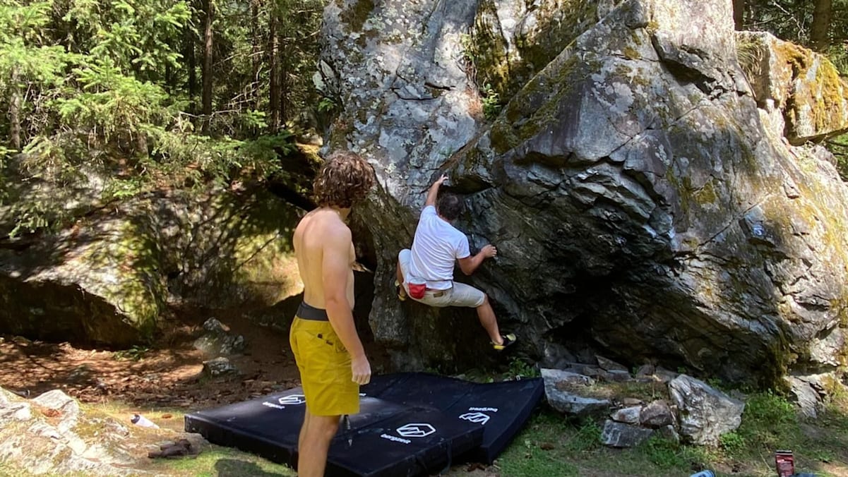 Bouldern mit Sohn Jakob im Mandlers Boden, Pitztal