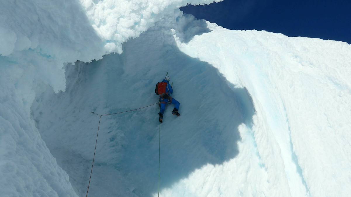 PeterOrtner_Iceclimbing_Patagonia