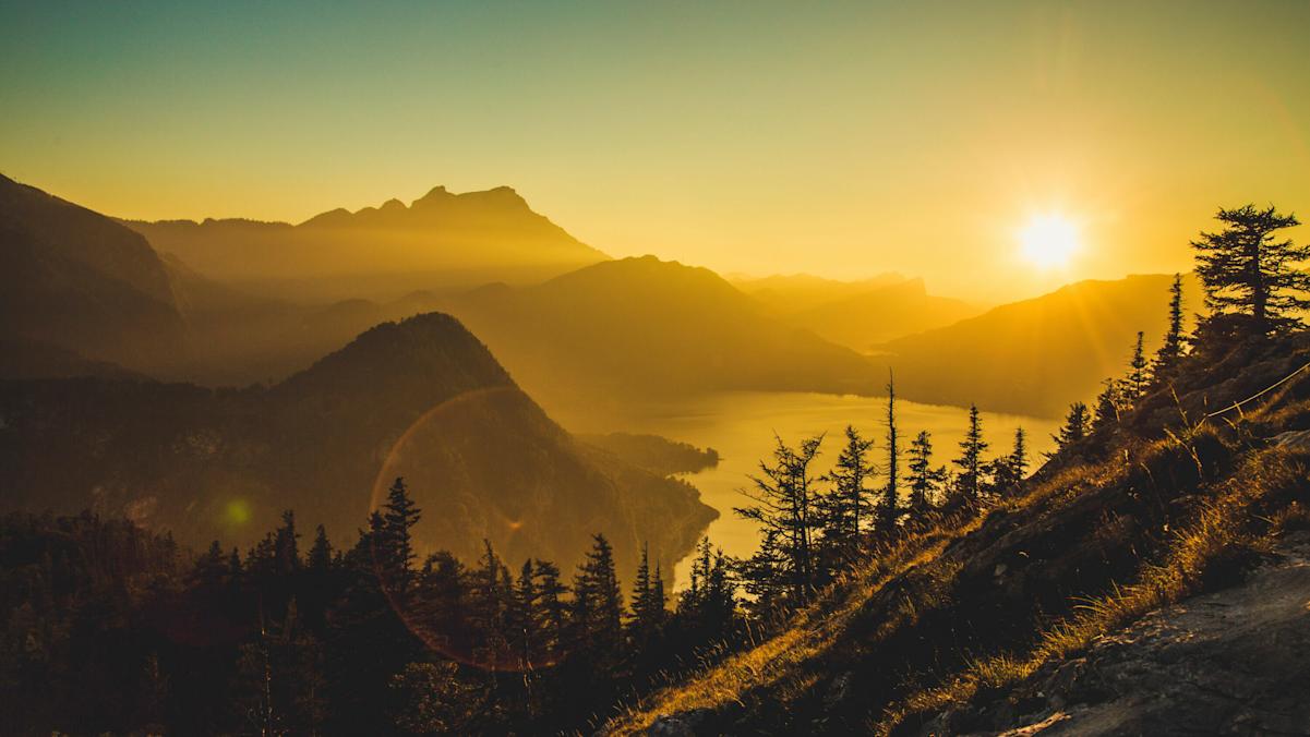 Sonnenuntergang mit Blick auf den Attersee