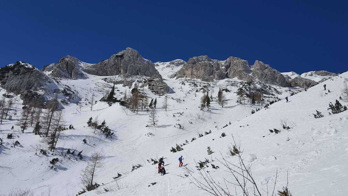 Aufstieg durch den Karlgraben auf die Heukuppe