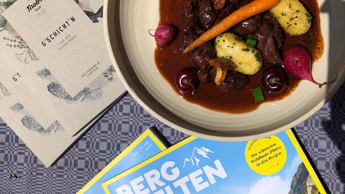 Rehragout mit Topfengnocchi und glaciertem Gemüse