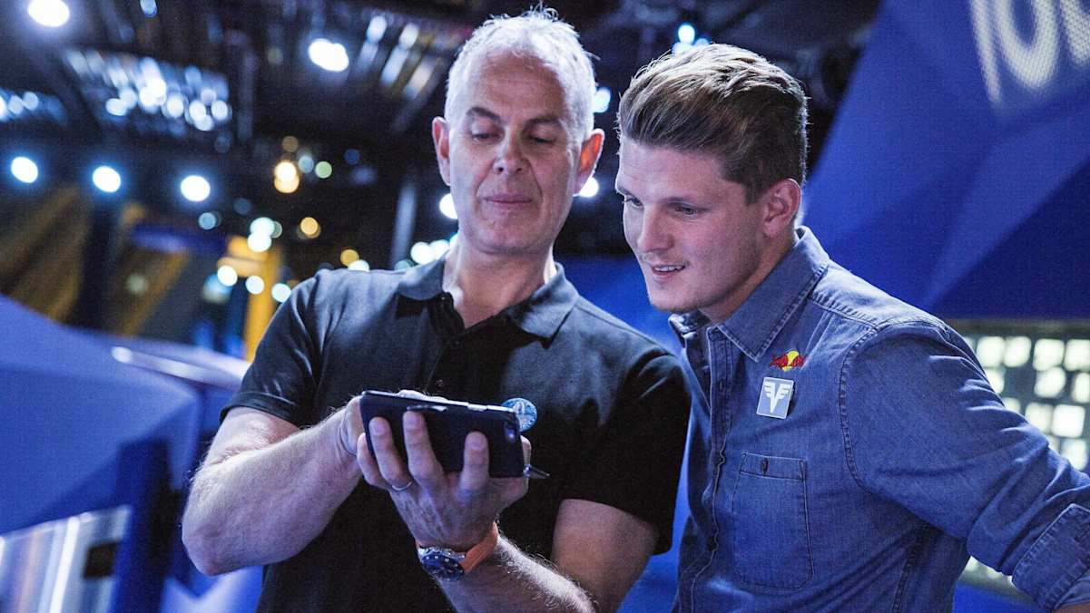 Air Zermatt Chef Gerold fachsimpelt mit Thomas