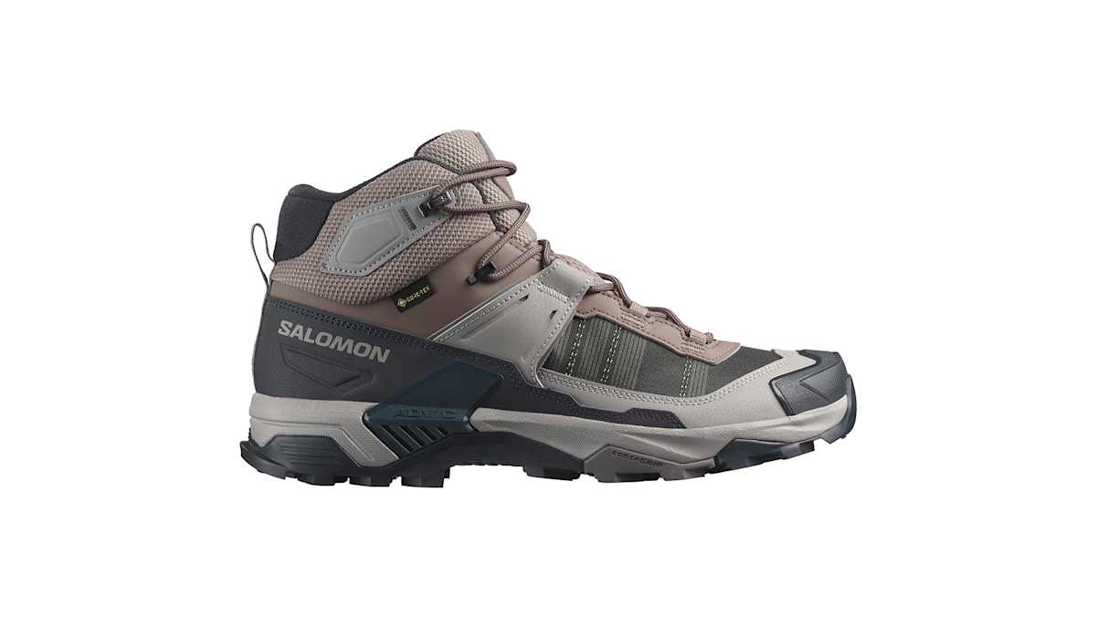 packshot vom schuh x ultra 5 mid gore-tex von salomon