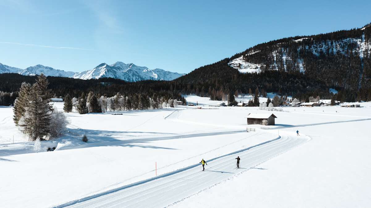 Loipe A5 - Obern - keine spur von Hektik am flachen, sonnigen Talboden von Leutasch