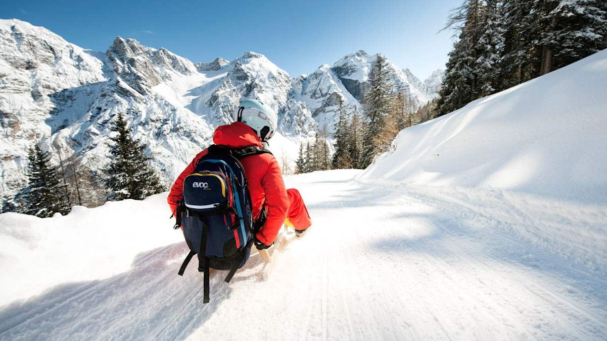 Die lange Pinnistal-Rodelbahn am Elferlift bietet wunderschöne Ausblicke