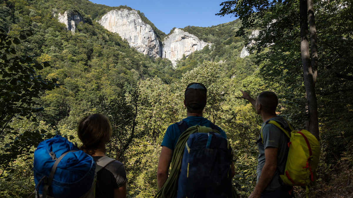 Beim Klettern am Fels bist du Gast in der Natur – deshalb solltest du dich an ein paar ungeschriebene Regeln halten