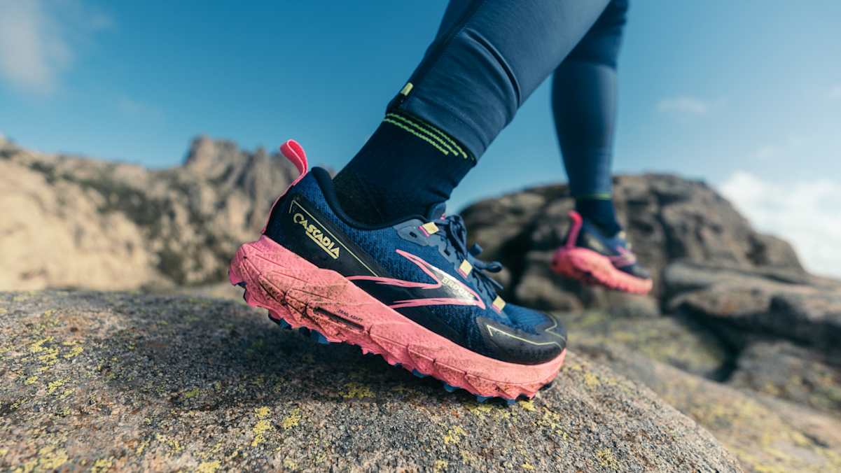 Egal ob Schotter, Schlamm oder Asphalt – der Cascadia 18 von Brooks Running ist auf allen Wegen ein treuer Begleiter.