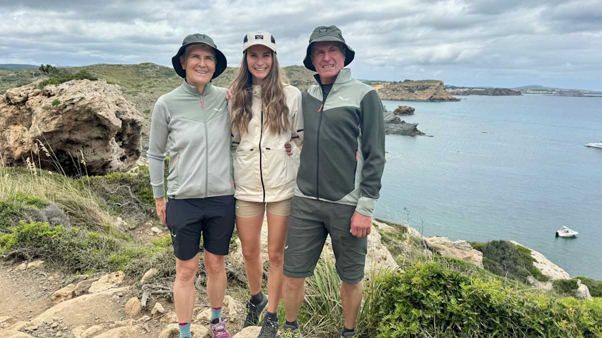 Für Heidi Messner ist der Camí de Cavalls ein generationsübergreifendes Familienabenteuer: Während sie für die Restaurants sorgt, ist ihr Vater der Fotograf der Gruppe und ihre Mutter kümmert sich um die GPS-Tracks.