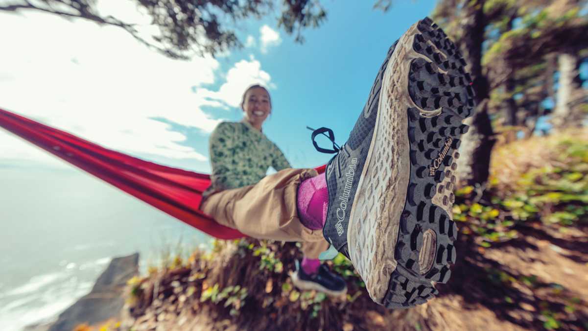 Eine gut profilierte Sohle und stark ausgeprägten Stollen sorgen beim Speed Hiking für perfekten Grip.