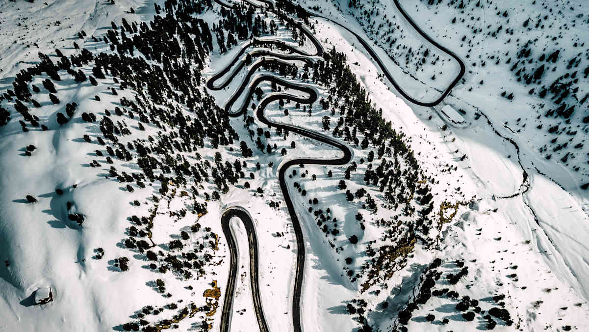 Spektakuläre Anreise: In 29 Kehren schlängelt sich die Kaunertaler Gletscherstraße vom Dorf Feichten bis auf 2.750 Meter Höhe.