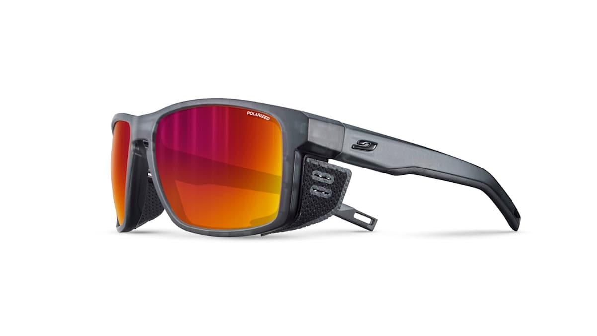 Die Julbo Shield ist nicht nur hochfunktional, die Sportsonnenbrille schaut auch noch stylisch aus.
