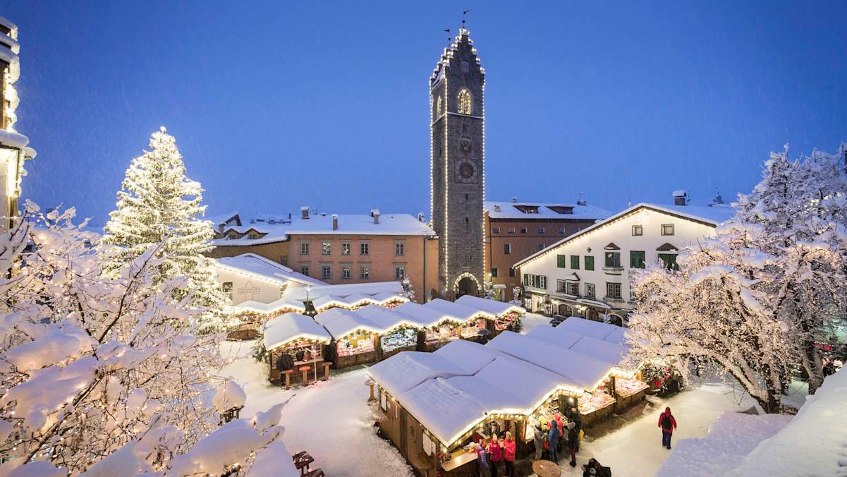 Romantisch endet ein Wintertag in Sterzing-Ratschings-Gossensass mit einem Bummel über den Sterzinger Weihnachtsmarkt.