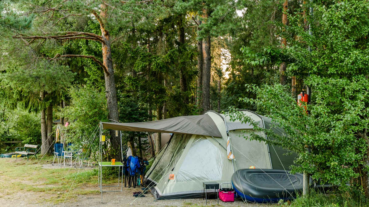 Zelt im Wald am Faakersee