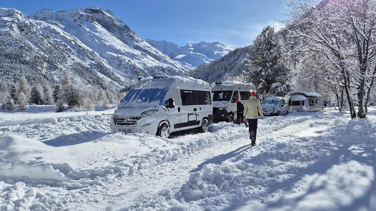 Bergwelten Campingplatz Morteratsch Schweiz Winter