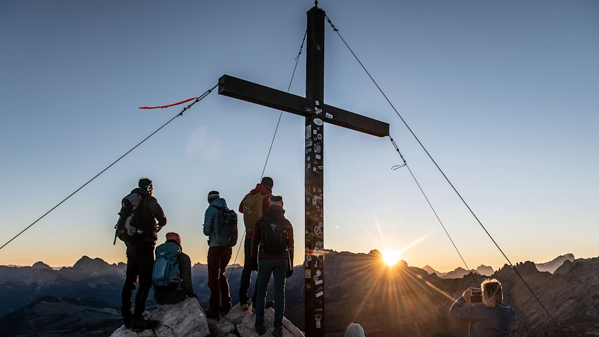 Geführte Wanderungen machen es möglich, bereits zum Sonnenaufgang am Gipfel zu sein.