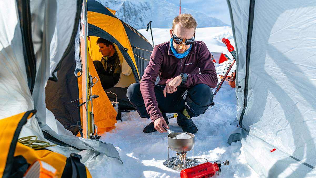 Der SOTO Kocher im Einsatz in Denali beim Schneeschmelzen.