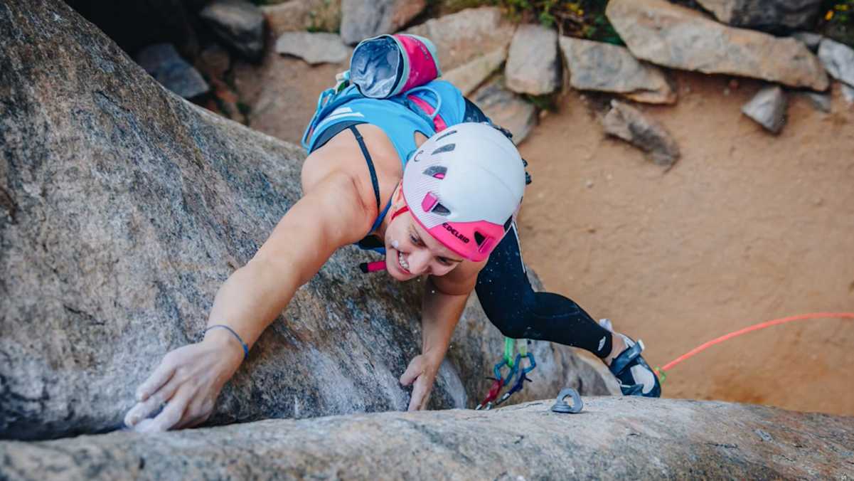 Molly Mitchell hat ihre Leidenschaft im Klettern gefunden.