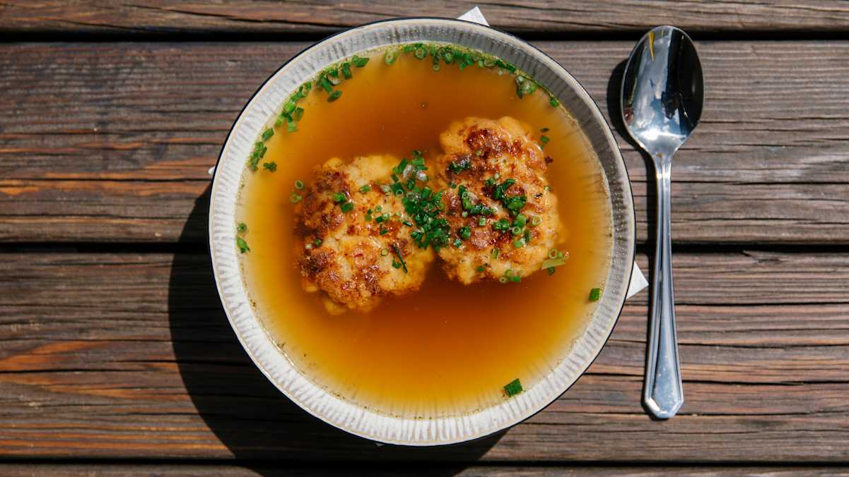 Kaspressknödelsuppe