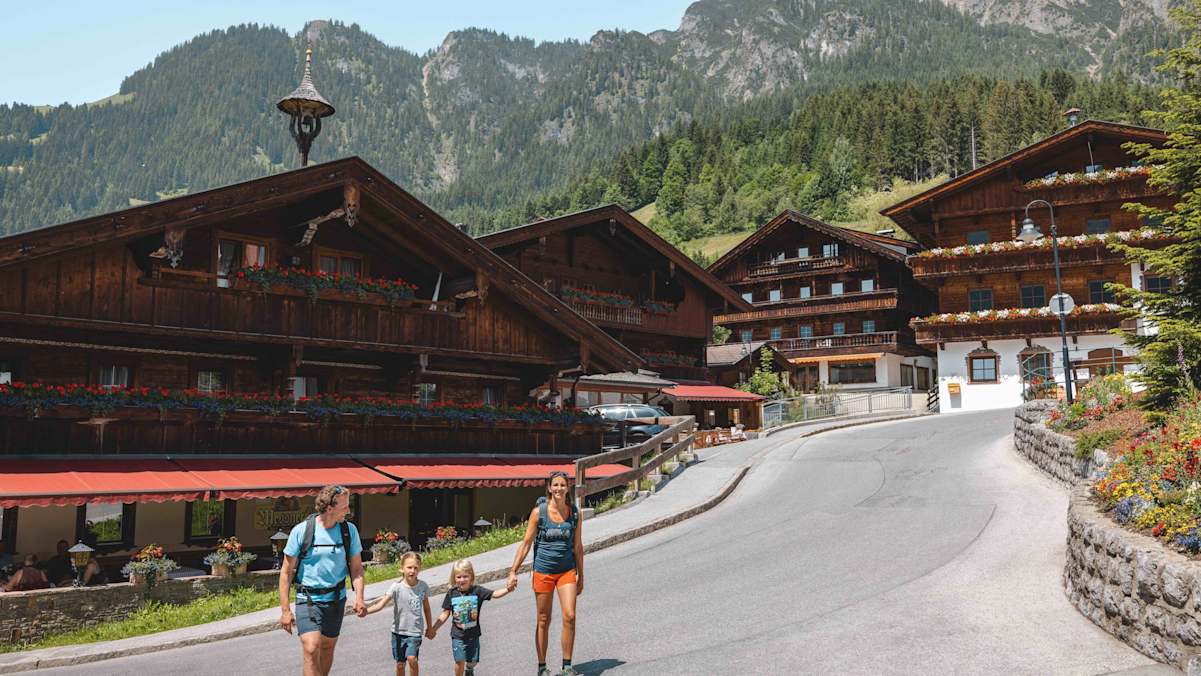 Wanderangebote und Packages machen den Urlaub für die ganze Familie besonders angenehm.