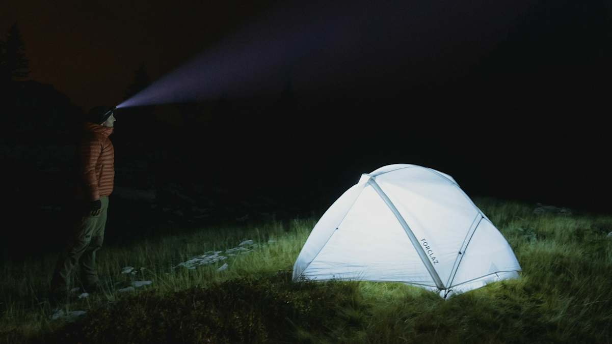 Das Forclaz Trekkingzelt „MT900 2P“ in der Minimal Edition