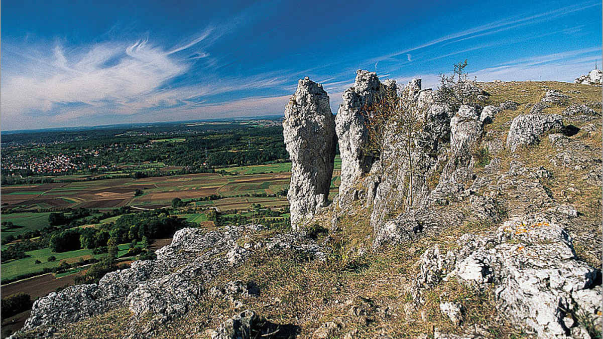 Wanderungen in der Fränkischen Schweiz versprechen neben Kultur und Geschichte auch wunderschöne Aussichten.