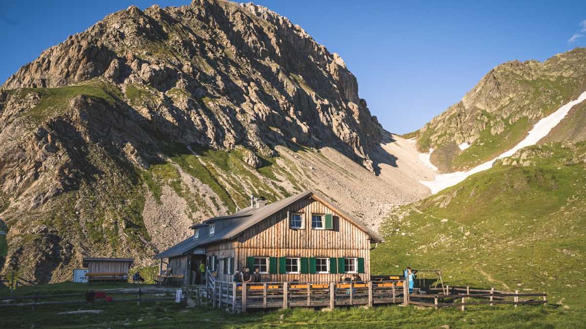 Die Obstansersee-Hütte ist ein beliebtes Wanderziel.