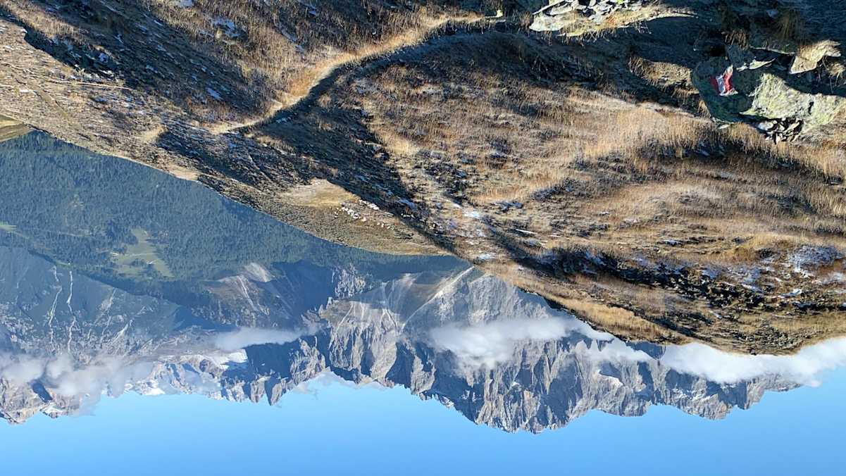 Der Karnische Höhenweg mit Blick auf die Dolomiten