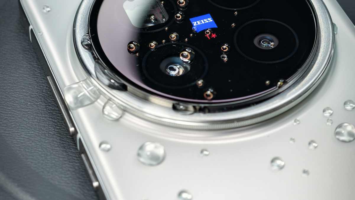 Das vivo X200 Pro überzeugt durch seine professionelle ZEISS Triple Kamera.