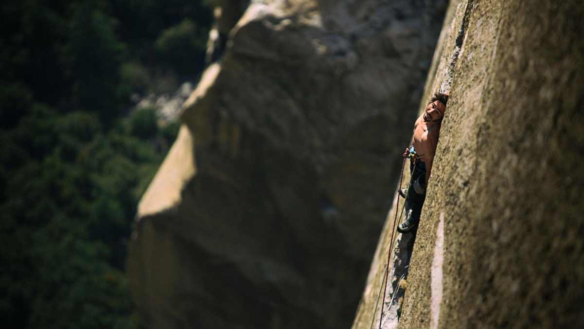 Kevin findet ein Spot zum rasten in der Dawn Wall
