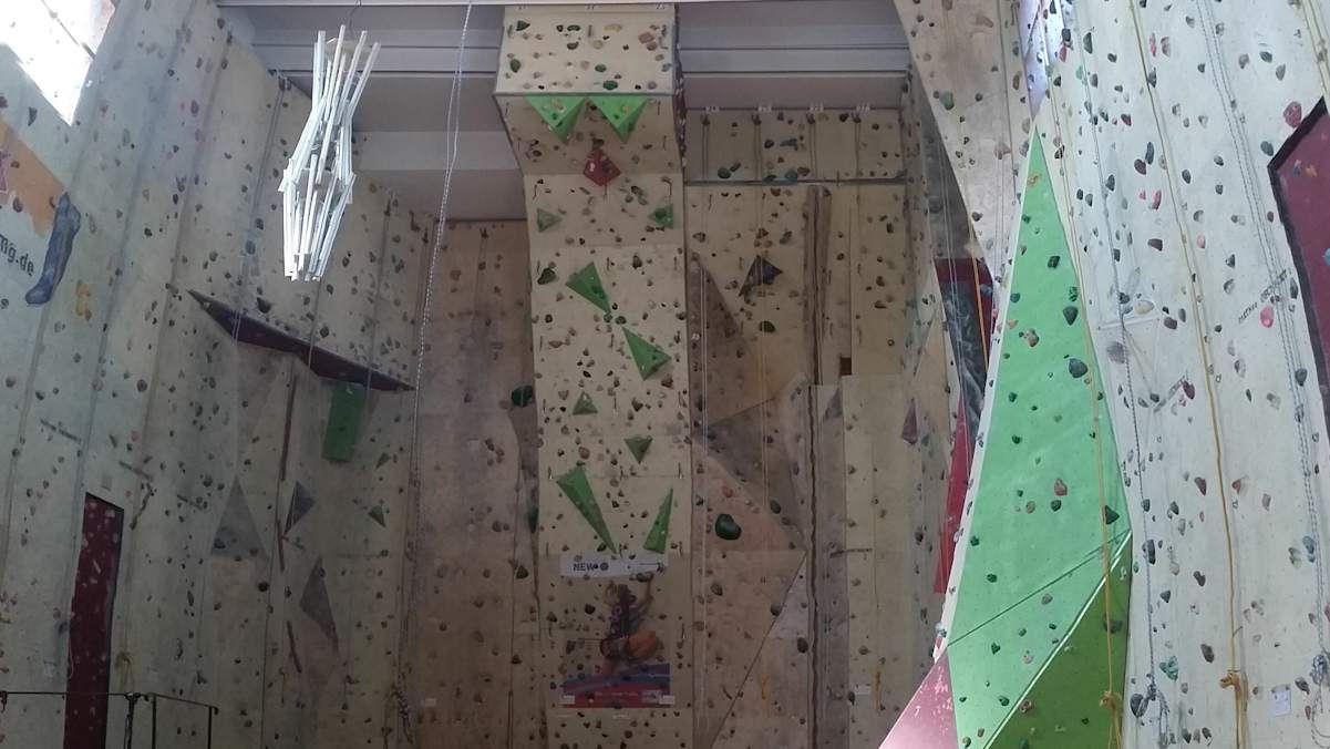 Ein Uniquat ist die Kletterkirche in Mönchengladbach.