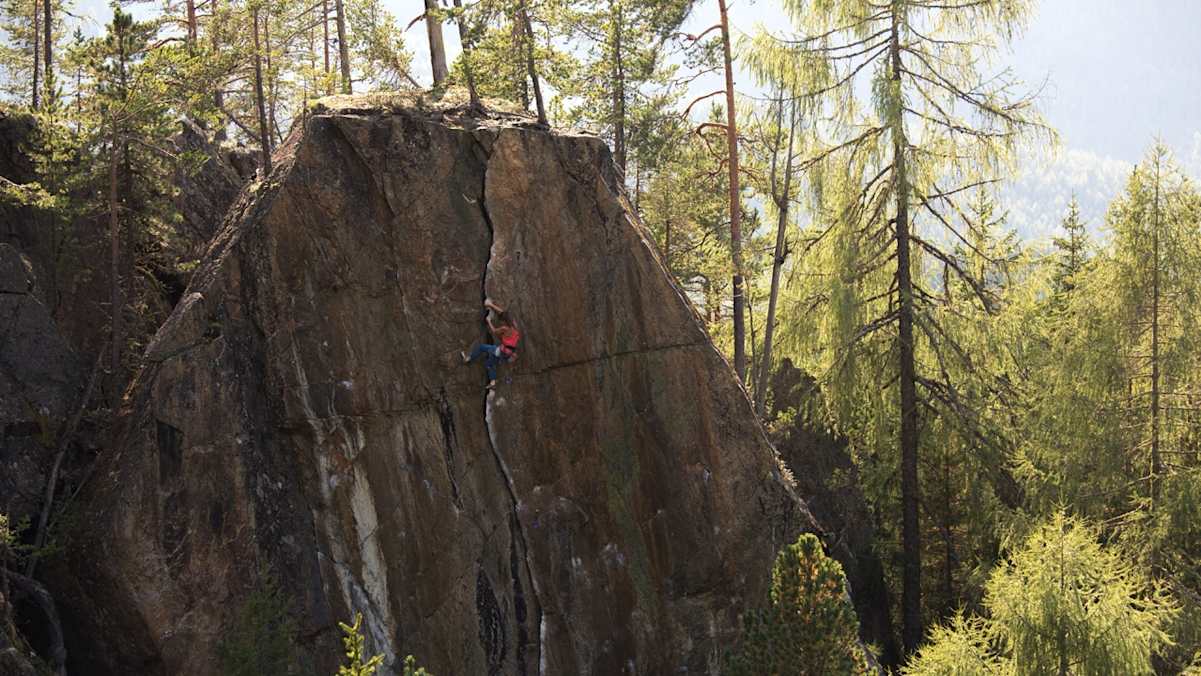Barbara Zangerl klettert „Le Miracle“ (7b) im Ötztal