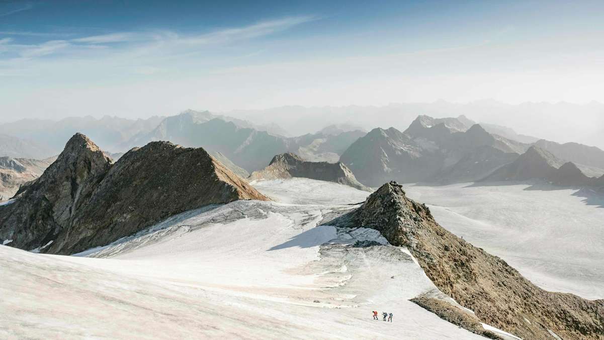 Die Ötztaler Alpen weisen noch gigantische Gletschermassen auf.