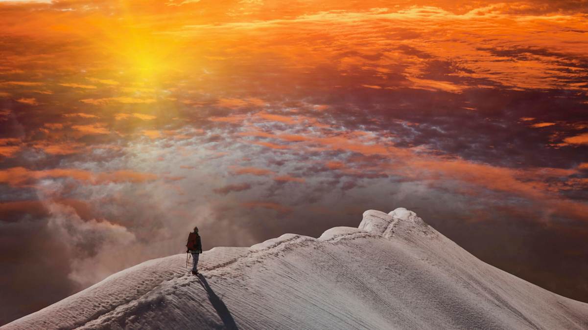 Noch epischer geht wohl kaum: Skialpinist am Gipfelgrat des Piz Palü