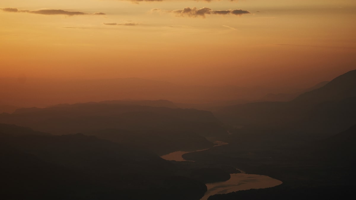 Sonnenaufgangsstimmung über Drau