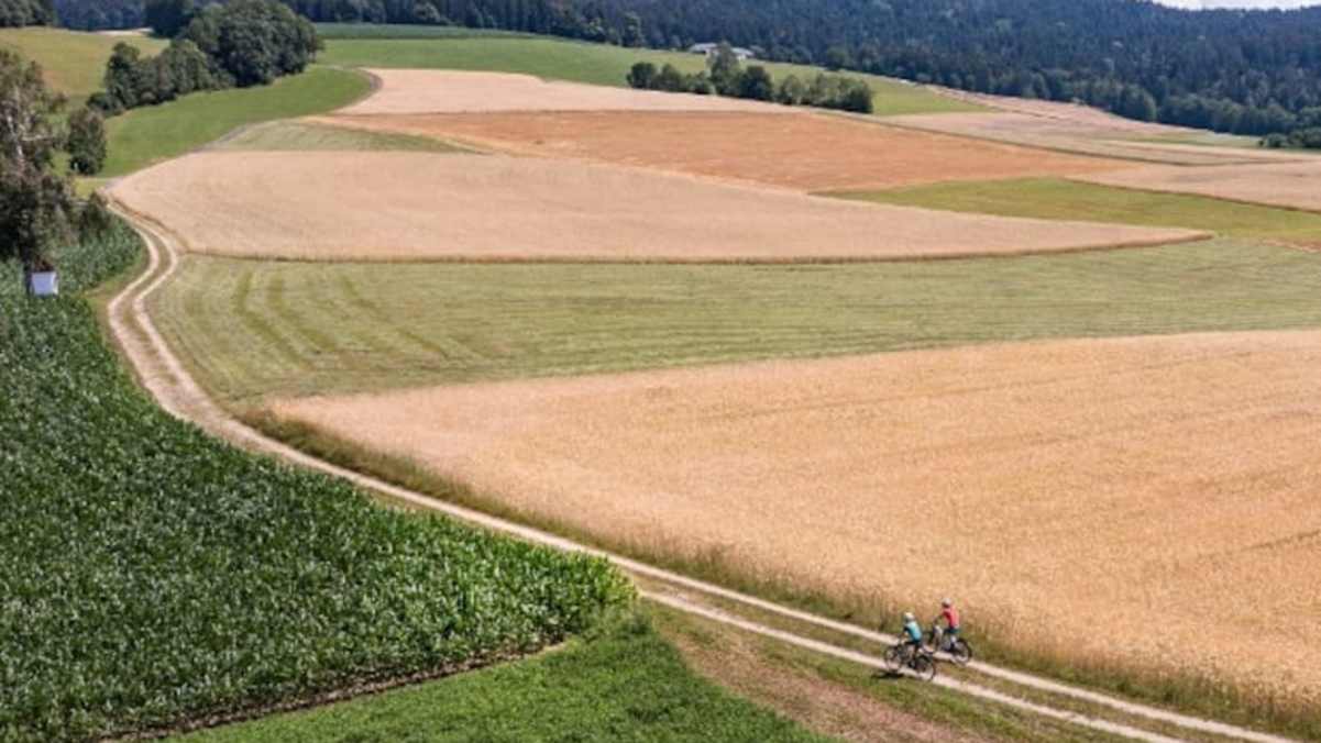 Die Grande Granit Runde führt durch die schöne Natur- und Kulturlandschaft des Granitlandes.
