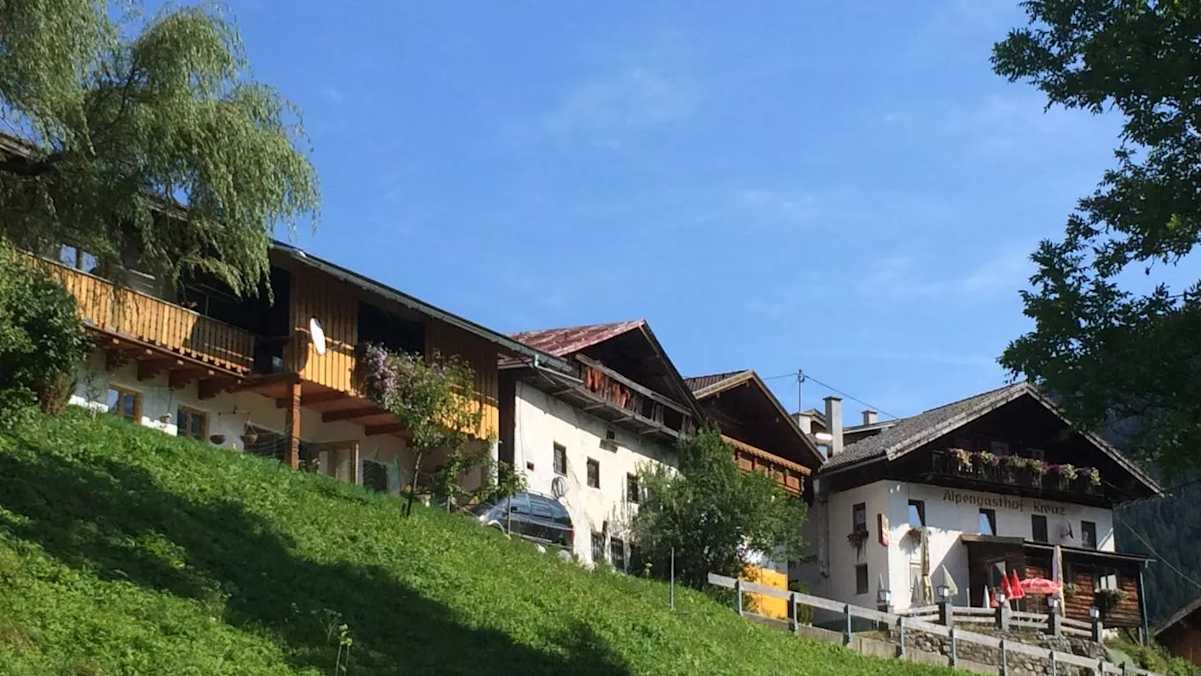 In der schmucken Gemeinde Namlos gibt's Einkehrmöglichkeiten.