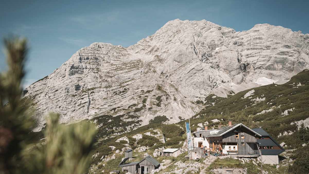Die Hesshütte unterhalb der Hochtorgruppe