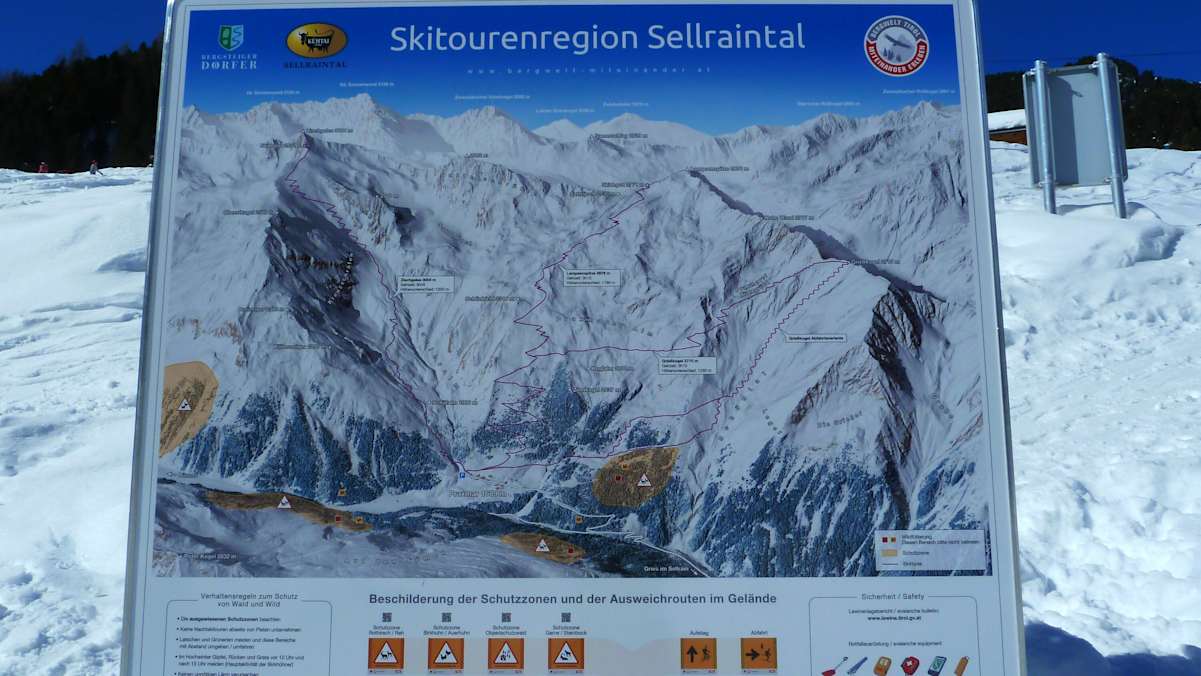 Auf dieser Tafel im Tourengebiet Praxmar im Sellraintal in Tirol wird im Rahmen des Projektes „Bergwelt Tirol - Miteinander erleben“ auf die Wildruhezonen hingewiesen.