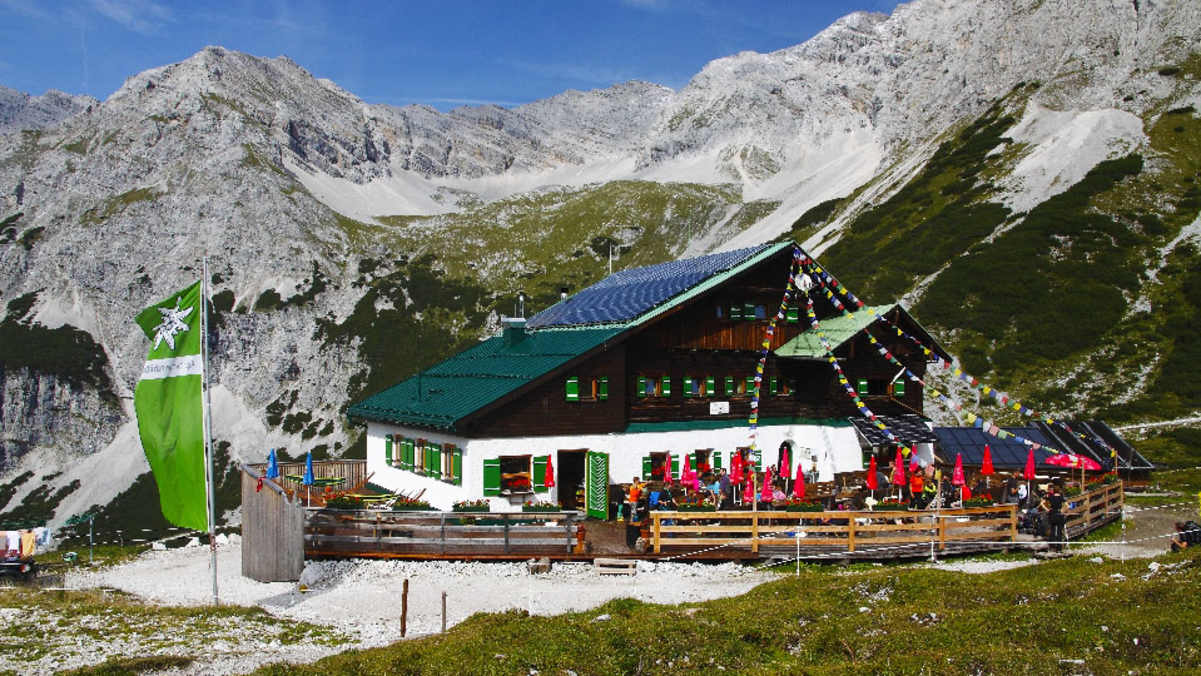 Die Pfeishütte im Karwendel in Tirol