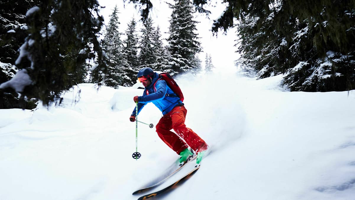 Wild Face: Raphael Eiter bei der Abfahrt vom Mittagskogel im Pitztal