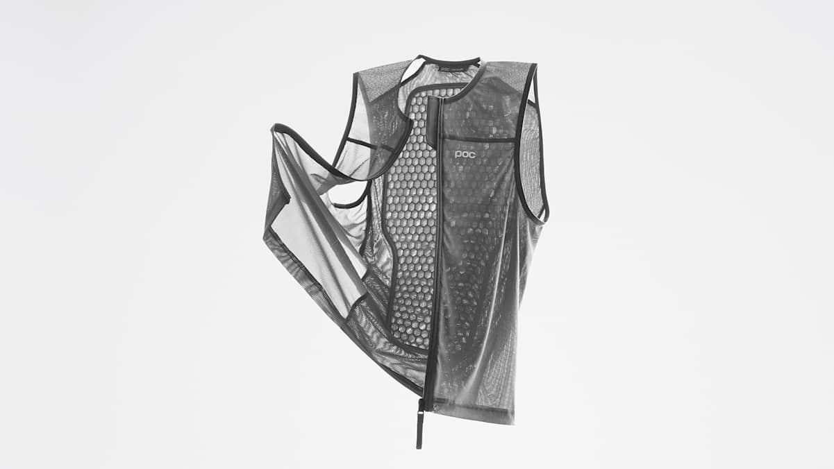 Leichte und flexible VPD Air Skischutzweste von POC mit innovativer zylindrischer Struktur für maximalen Komfort und Schutz beim Skifahren.