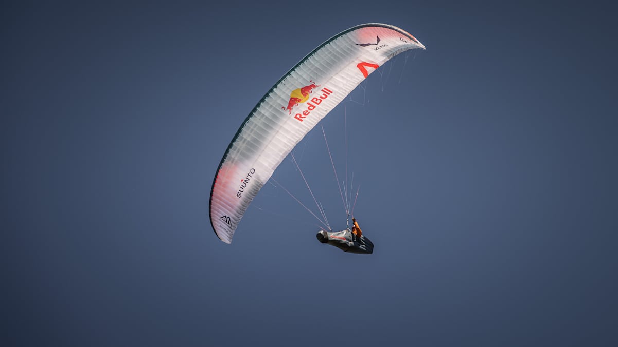 Gleitschirmpilot Paul Guschlbauer erkundet den Hochkönig von oben