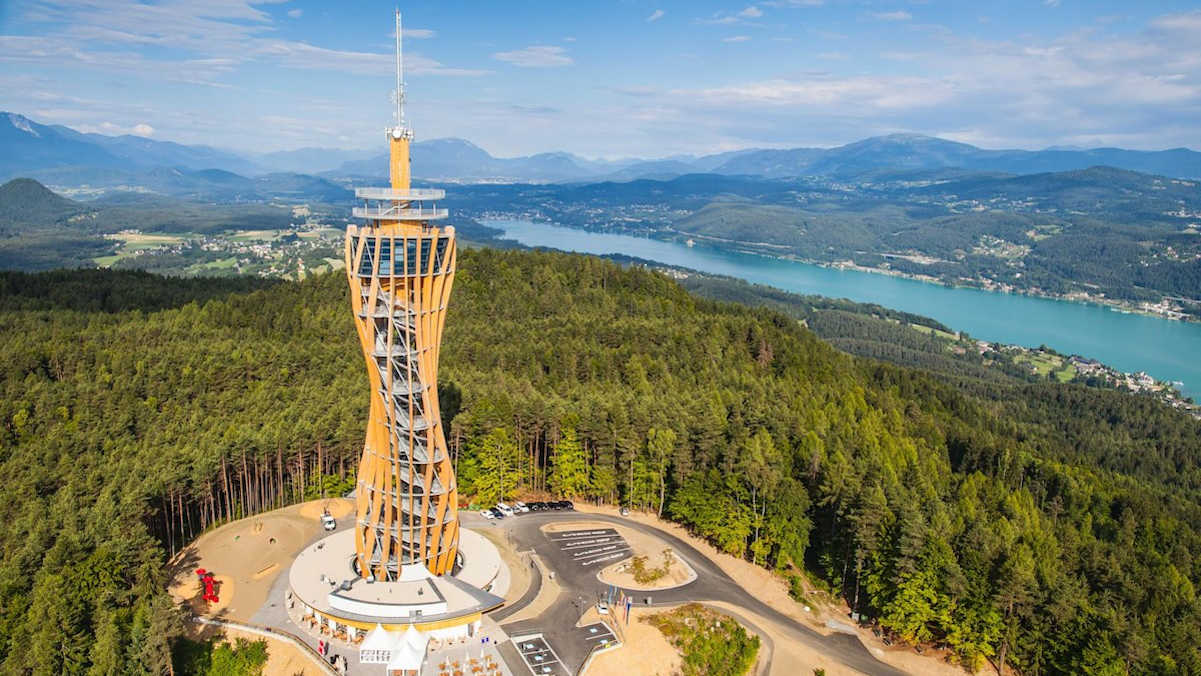 Der Pyramidenkogel über dem Wörthersee