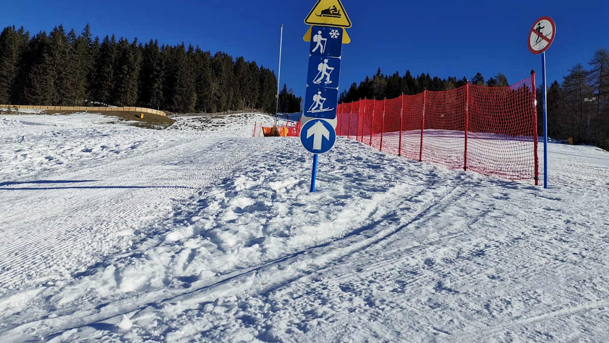 In einigen Südtiroler Skigebieten - wie hier am Rittner Horn - gibt es extra für Skitourengeher ausgewiesene Anstiege.