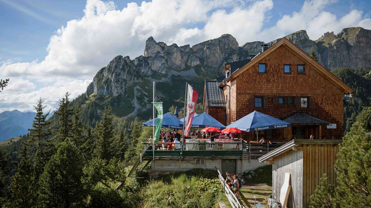 Die Erfurter Hütte im Rofan