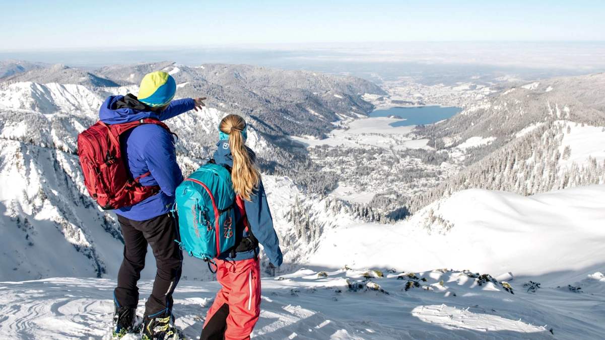 Markus und Corinna genießen die Aussicht auf den Schliersee