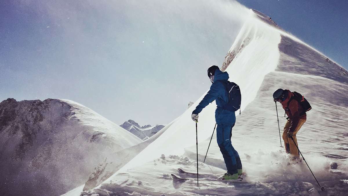 Skitourengeher in den Allgäuer Alpen in Bayern