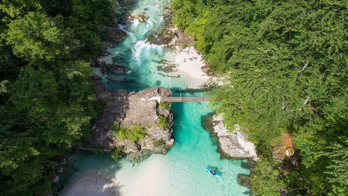 Die Soča bietet abwechslungsreiches, türkises Wildwasser in vielen Schwierigkeitsgraden