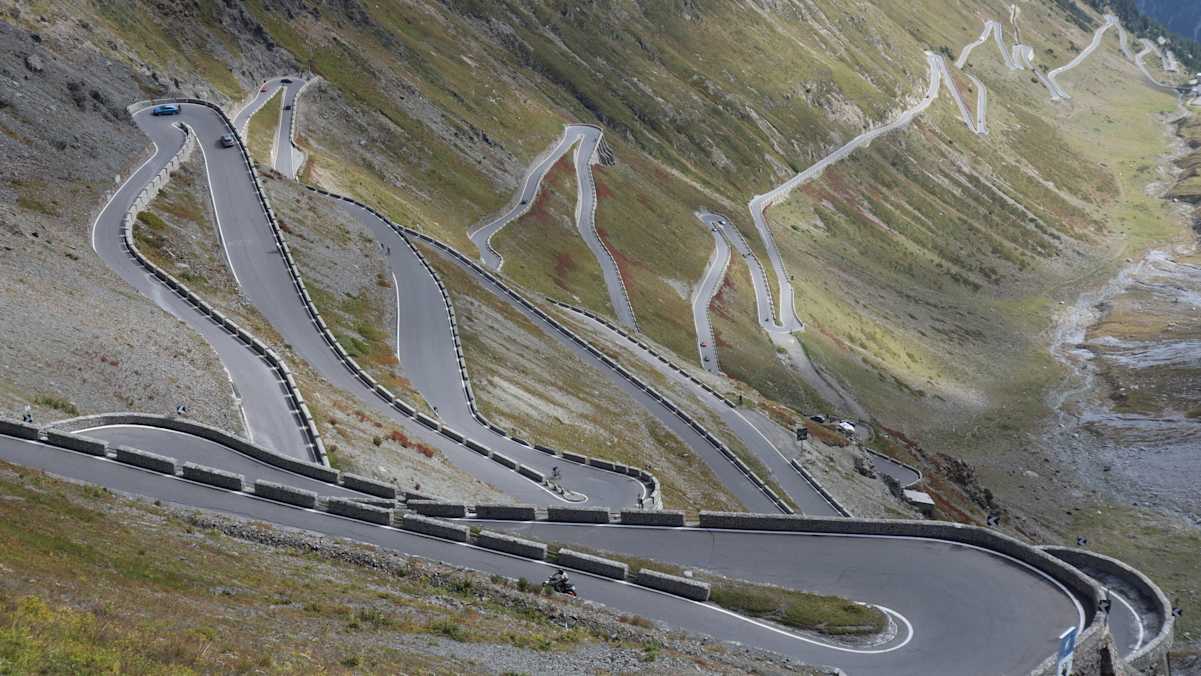 Die Passstraße auf das Stilfser Joch